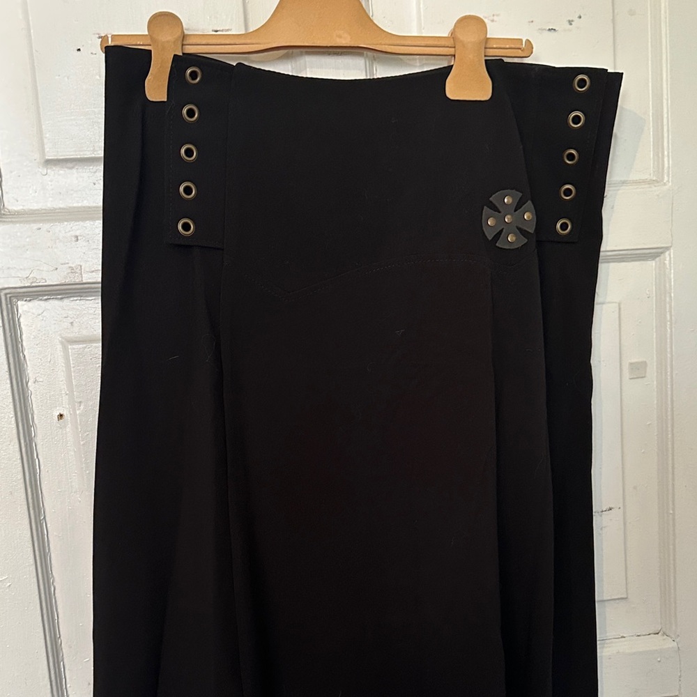 G—Elegant Black Skirt with string Accents
